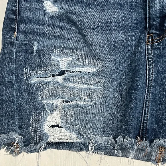 American Eagle Outfitters | Blue Distressed Mini Skirt | Size 6 - Picture 2 of 8